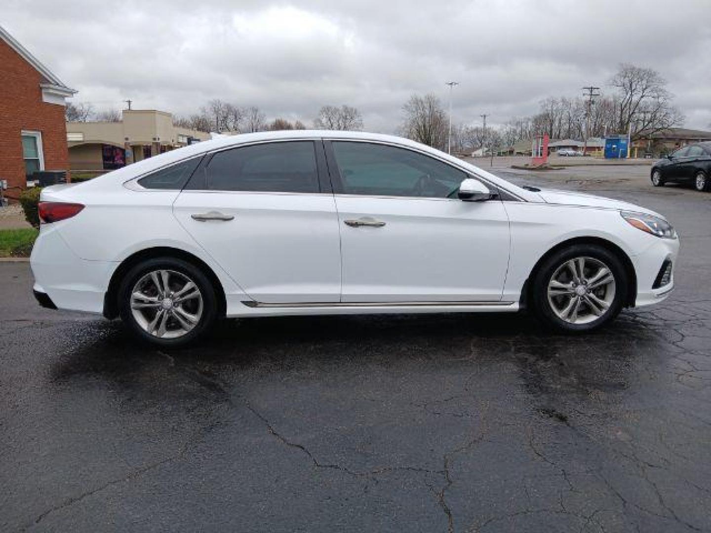 2018 Hyundai Sonata Sport (5NPE34AFXJH) with an 2.4L L4 DOHC 16V engine, 6-Speed Automatic transmission, located at 1951 S Dayton Lakeview Rd., New Carlisle, OH, 45344, (937) 908-9800, 39.890999, -84.050255 - 2018 Hyundai Sonata Sport - Photo#16