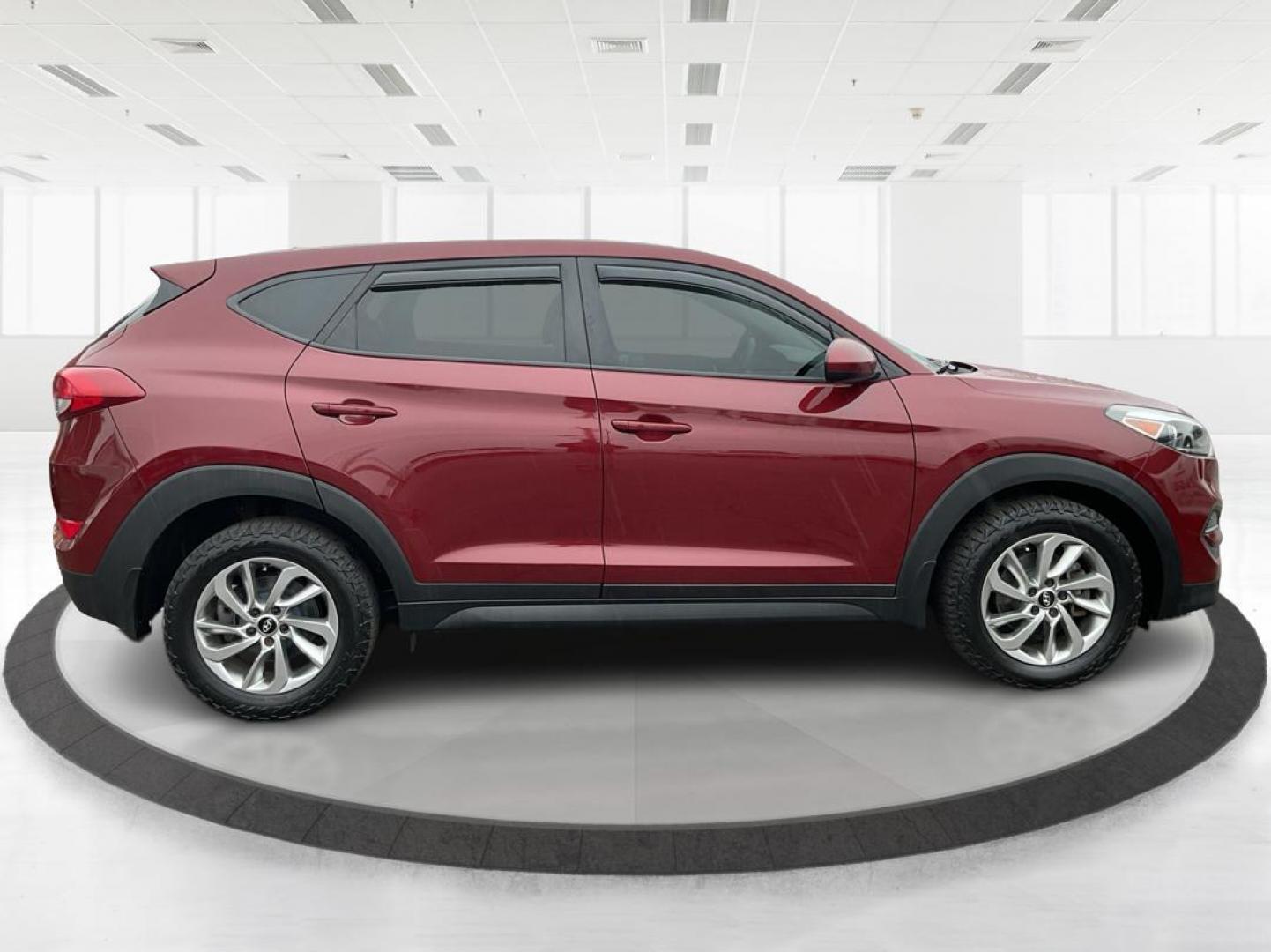 2018 Hyundai Tucson SE (KM8J2CA4XJU) with an Nu 2L I-4 gasoline direct injection engine, located at 1184 Kauffman Ave, Fairborn, OH, 45324, (937) 908-9800, 39.807072, -84.030914 - 2018 Hyundai Tucson SE - Photo#1