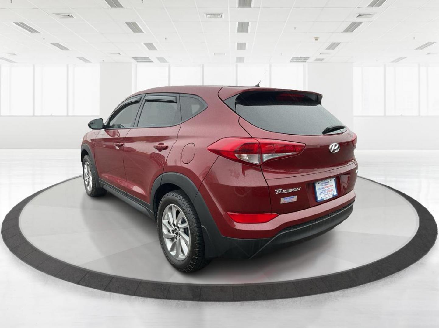 2018 Hyundai Tucson SE (KM8J2CA4XJU) with an Nu 2L I-4 gasoline direct injection engine, located at 1184 Kauffman Ave, Fairborn, OH, 45324, (937) 908-9800, 39.807072, -84.030914 - 2018 Hyundai Tucson SE - Photo#4