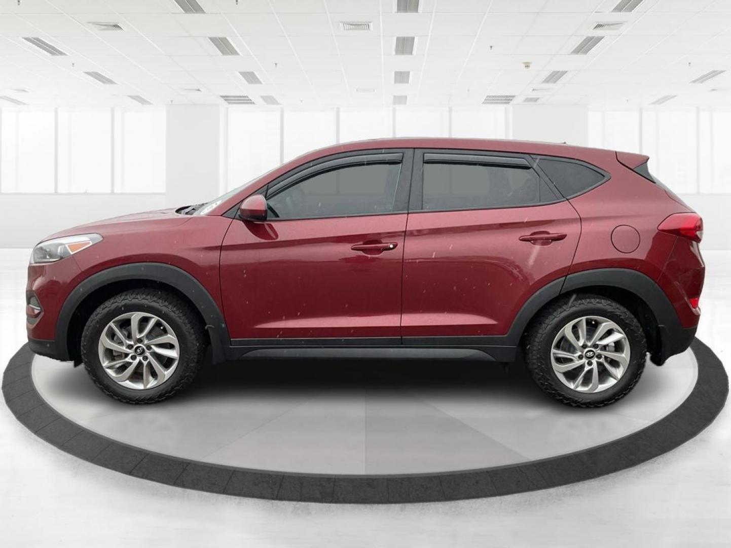 2018 Hyundai Tucson SE (KM8J2CA4XJU) with an Nu 2L I-4 gasoline direct injection engine, located at 1184 Kauffman Ave, Fairborn, OH, 45324, (937) 908-9800, 39.807072, -84.030914 - 2018 Hyundai Tucson SE - Photo#5