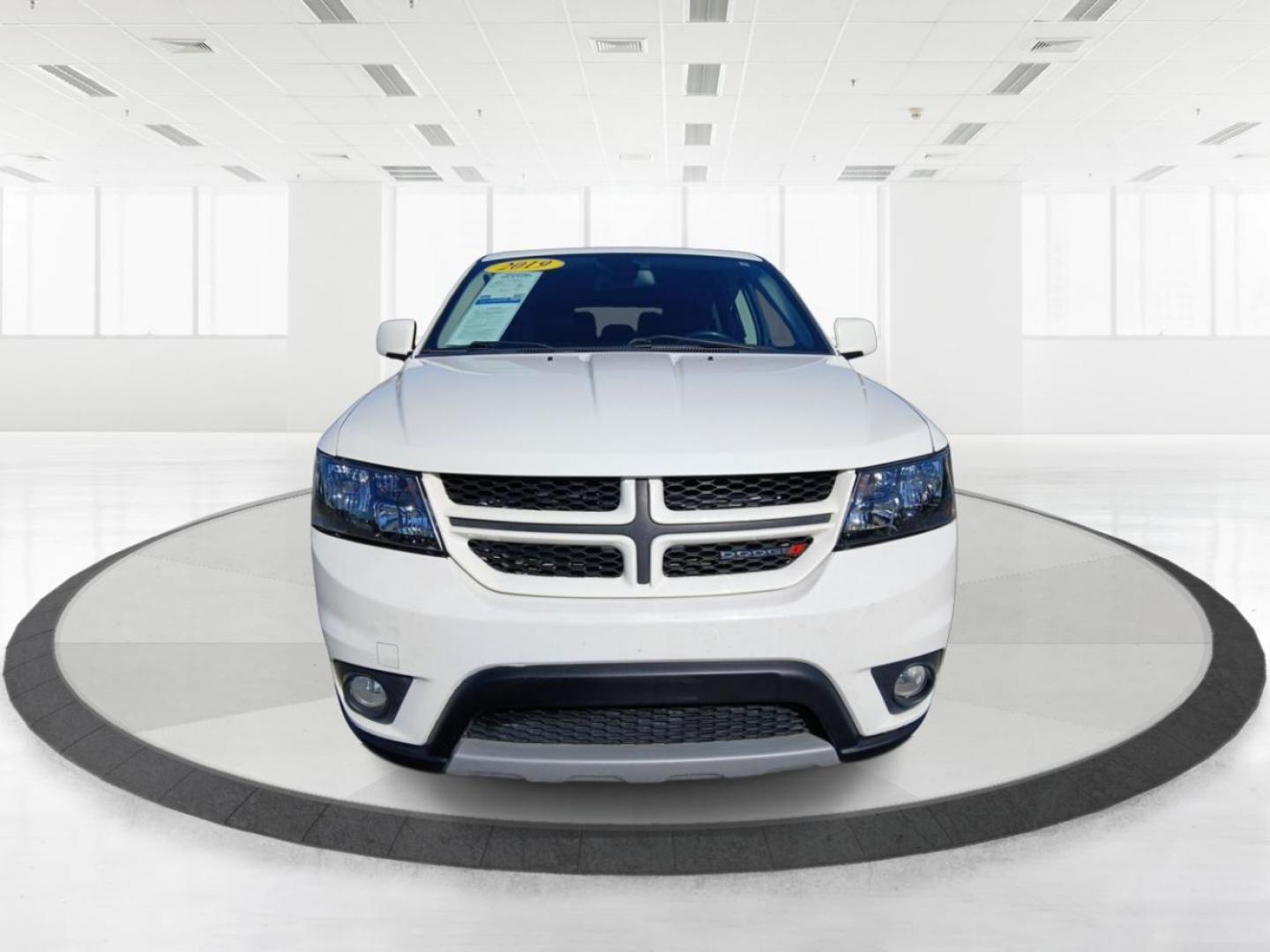 2019 Whtie Noise Tri-Coat Dodge Journey GT (3C4PDCEG2KT) with an 3.6L V6 DOHC 24V engine, 6A transmission, located at 880 E. National Road, Vandalia, OH, 45377, (937) 908-9800, 39.891918, -84.183594 - Photo#6