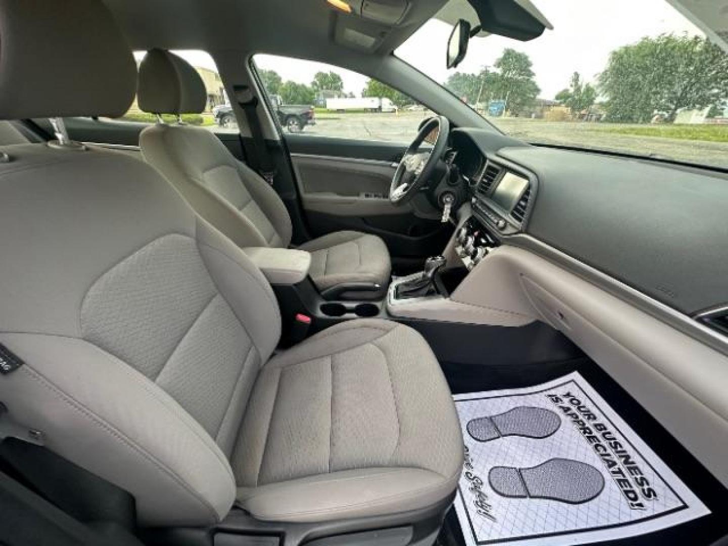 2019 Galactic Gray Hyundai Elantra Limited (KMHD84LF9KU) with an 1.8L L4 DOHC 16V engine, 6-Speed Automatic transmission, located at 1230 East Main St, Xenia, OH, 45385, (937) 908-9800, 39.688026, -83.910172 - Photo#9