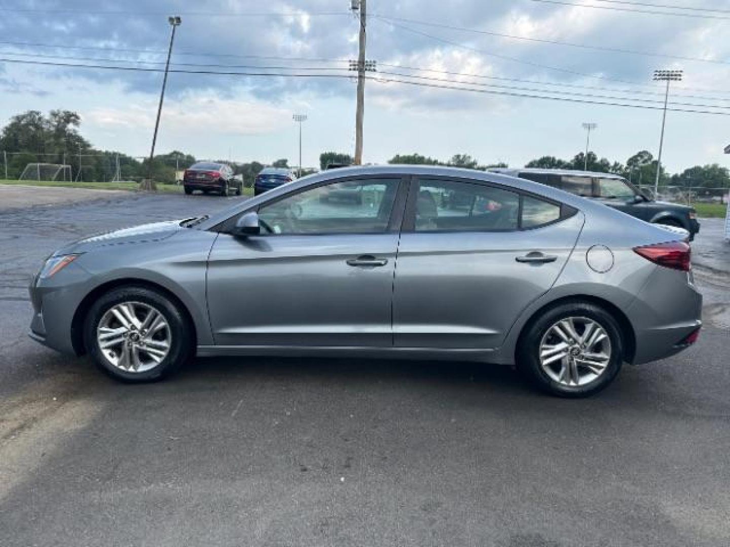 2019 Galactic Gray Hyundai Elantra Limited (KMHD84LF9KU) with an 1.8L L4 DOHC 16V engine, 6-Speed Automatic transmission, located at 1230 East Main St, Xenia, OH, 45385, (937) 908-9800, 39.688026, -83.910172 - Photo#3