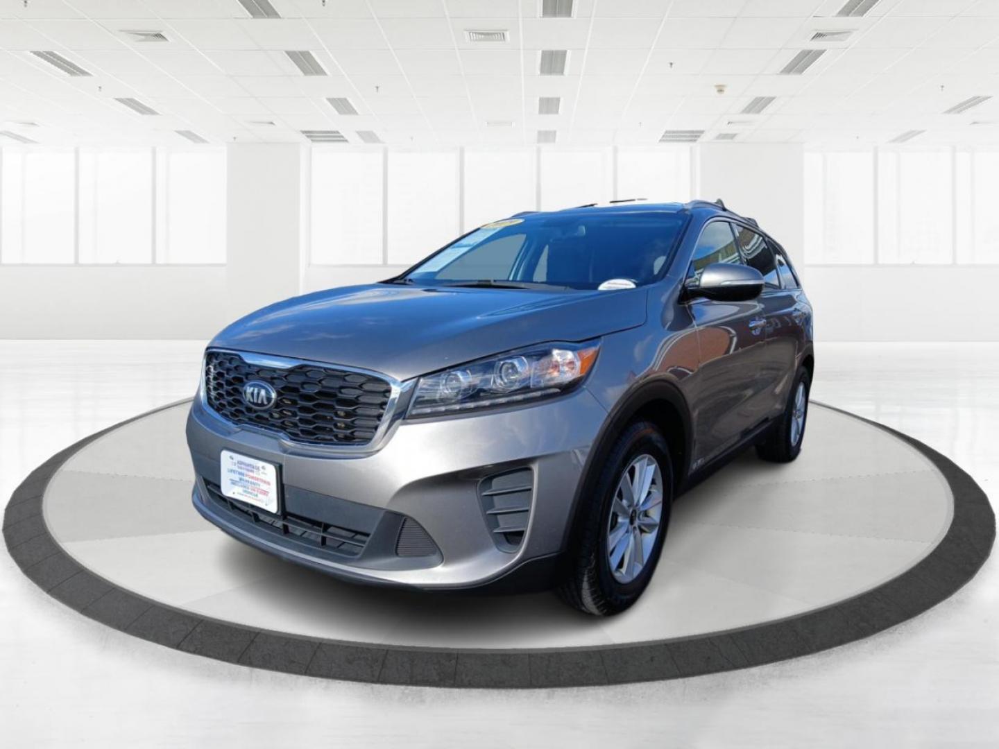 2019 Platinum Graphite Kia Sorento LX AWD (5XYPGDA30KG) with an 2.4L L4 DOHC 16V engine, 6A transmission, located at 880 E. National Road, Vandalia, OH, 45377, (937) 908-9800, 39.891918, -84.183594 - Photo#7