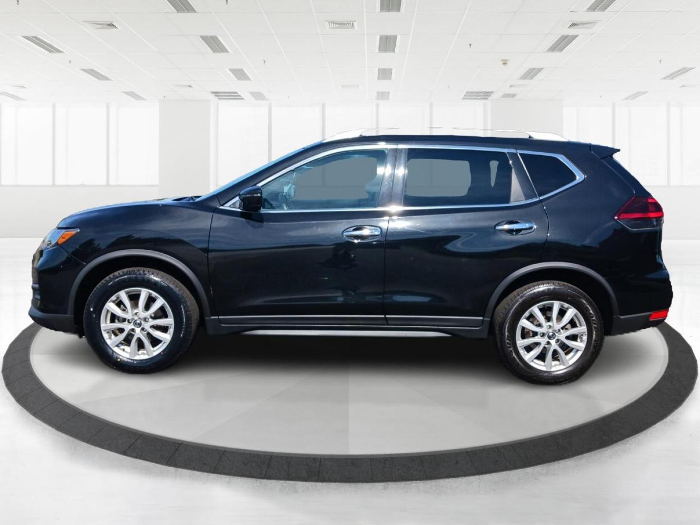 2019 Magnetic Black Pearl Nissan Rogue (KNMAT2MV8KP) with an 2.5L L4 DOHC 16V engine, Continuously Variable Transmission transmission, located at 4508 South Dixie Dr, Moraine, OH, 45439, (937) 908-9800, 39.689976, -84.218452 - Photo#5