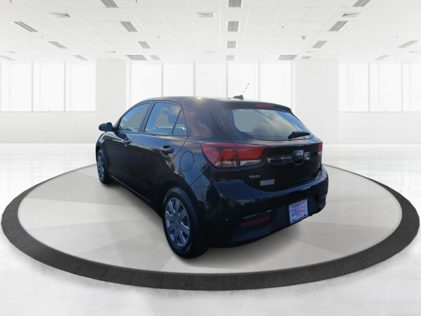 2021 Kia Rio Hatchback (3KPA25AD9ME) with an Other engine, Automatic transmission, located at 1230 East Main St, Xenia, OH, 45385, (937) 908-9800, 39.688026, -83.910172 - 2021 Kia Rio Hatchback - Photo#4